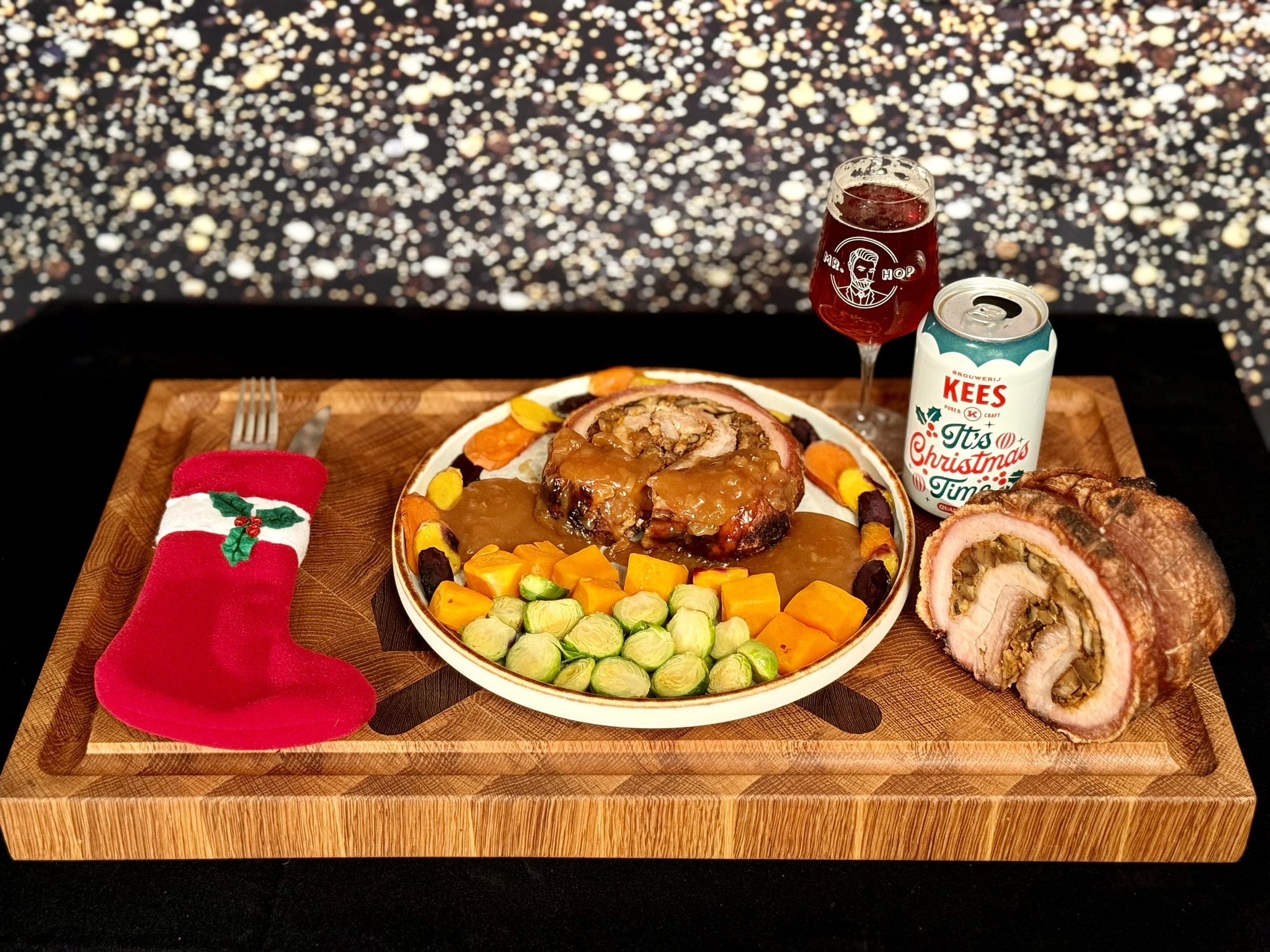Porchetta met kastanje paddenstoelvulling biersaus en wintergroenten kerst special